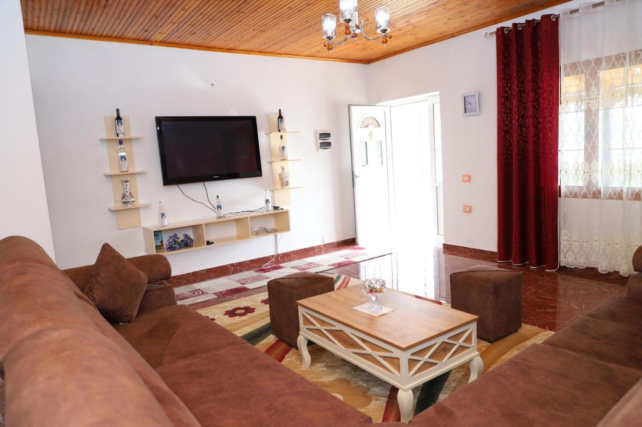 Villa Rexho Berat Exteriör bild