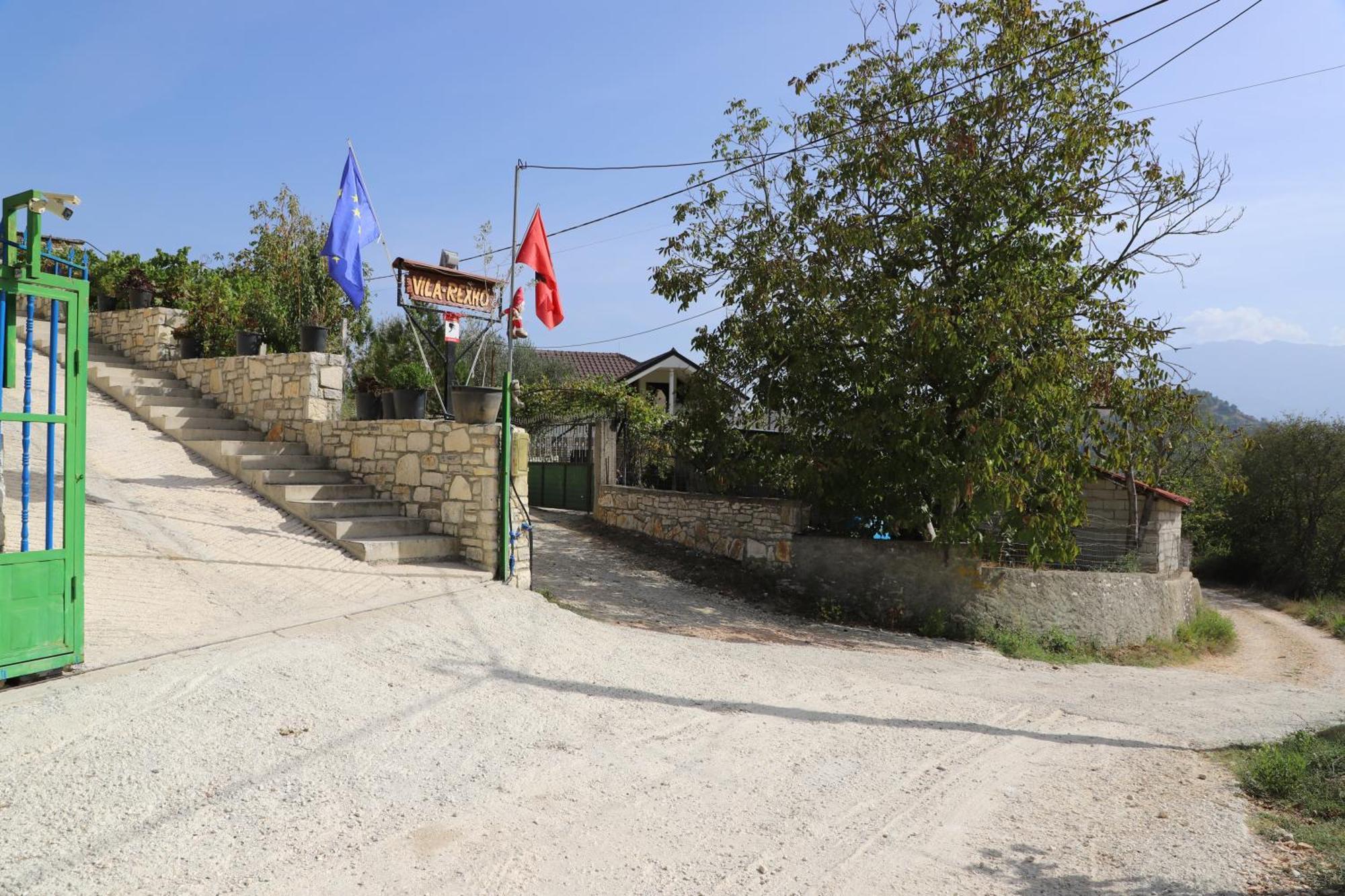 Villa Rexho Berat Exteriör bild