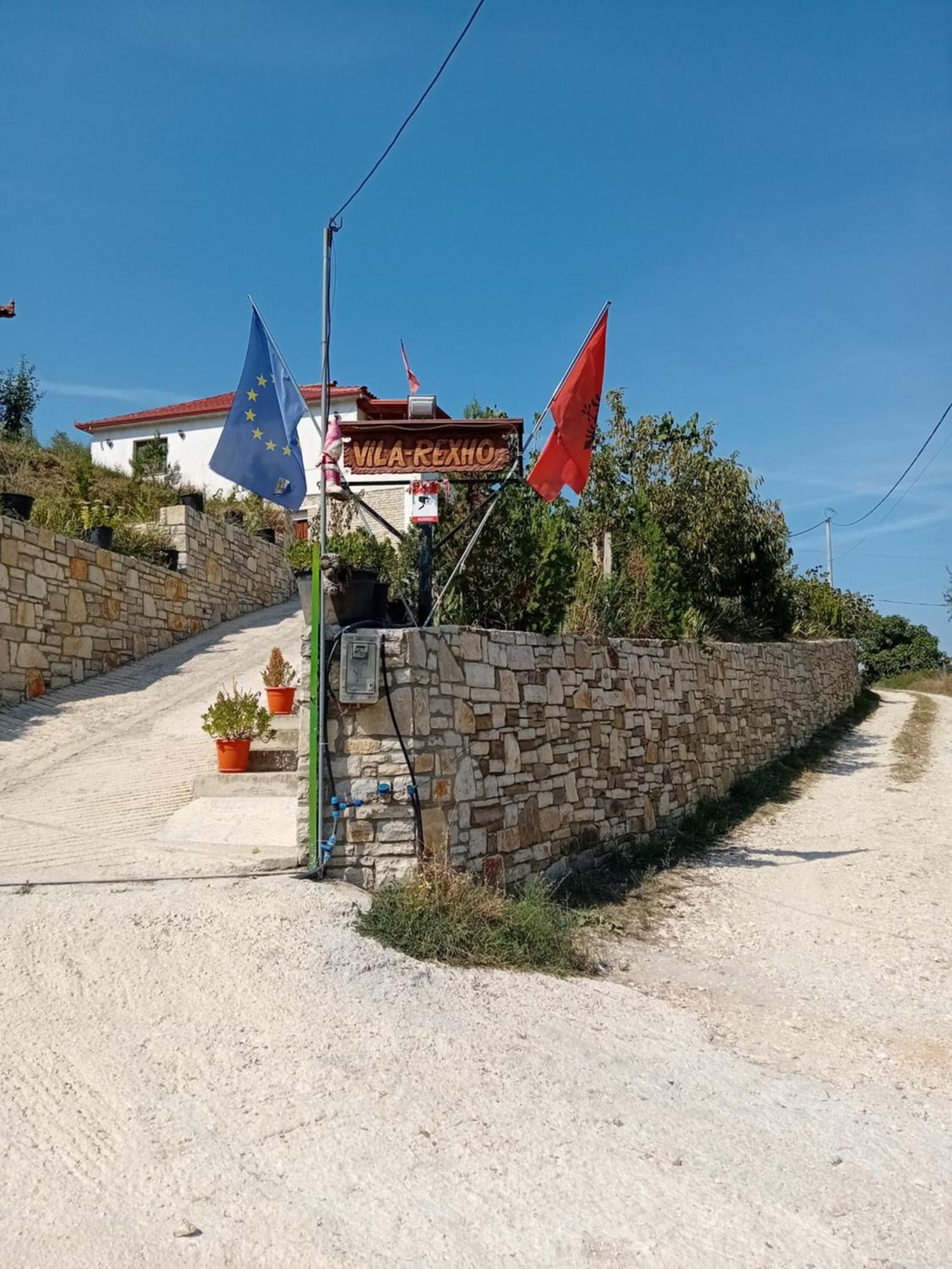 Villa Rexho Berat Exteriör bild